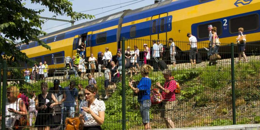 Foto van evacuatie trein hitte zon | Flashphoto | www.flashphoto.nl