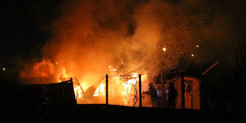 Tuinhuisje afgebrand volkstuinencomplex Schiedam