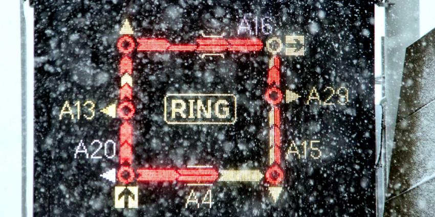 RWS: Blijf maandag thuis, het wordt gevaarlijk op de weg!