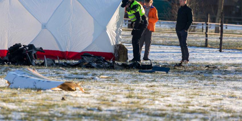 Piloot (75) Komt Bij Vliegtuigcrash In Groningse Kornhorn Om Het Leven ...