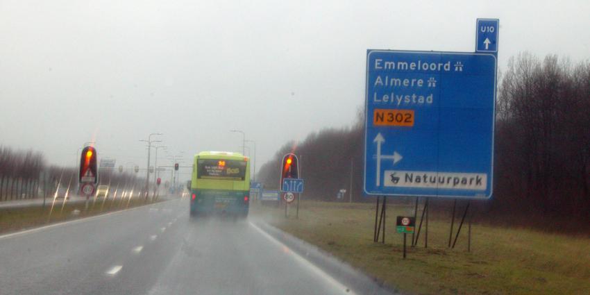 Minister wil Lelystad Airport snel openen, maar VVD, D66 en CU twijfelen