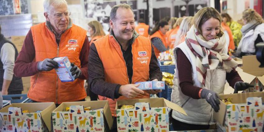 Recordaantal van 35.000 kerstpakketten ingepakt voor de voedselbanken