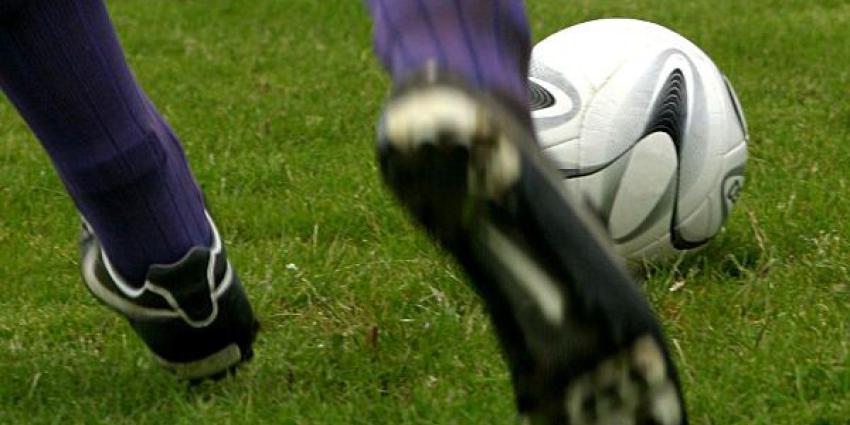 Noord-Ierland schakelt zichzelf uit na eigen doelpunt tegen Wales