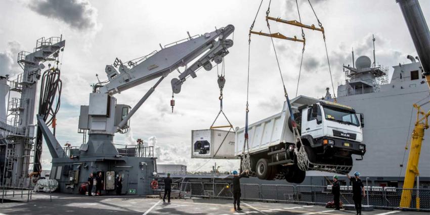 Nederland stuurt grootste marineschip vol hulpgoederen naar Caribisch gebied