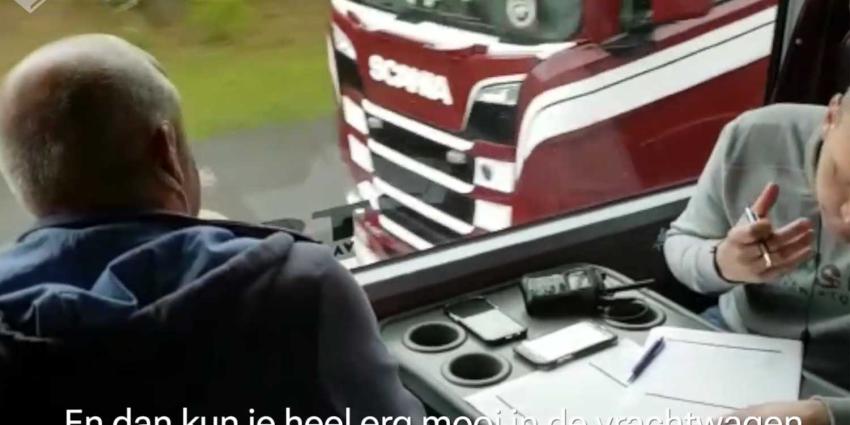 Politie zet touringcar in om bellende chauffeurs te betrappen