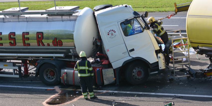 Drie vrachtwagens betrokken bij aanrijding op A67 Gelderop