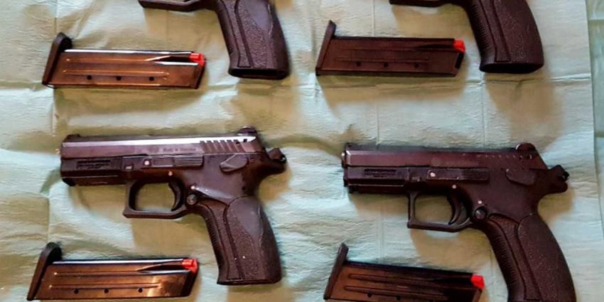 Wapenvondst na inval Amsterdamse woning, Engelsman (49) aangehouden