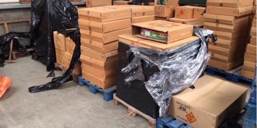 Politie vindt na tip 1300 kilo gevaarlijk vuurwerk in woonwijk en voorkomt ramp