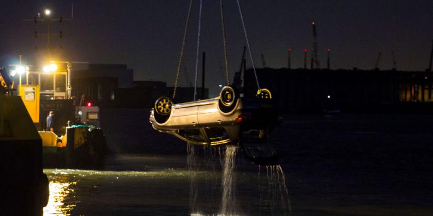 foto auto te water | Flashphoto | www.flashphoto.nl