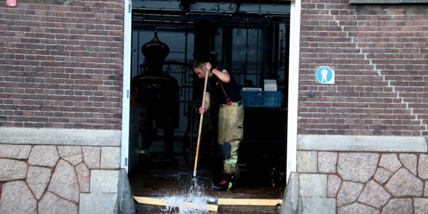 Flinke waterlekkage in bedrijfspand