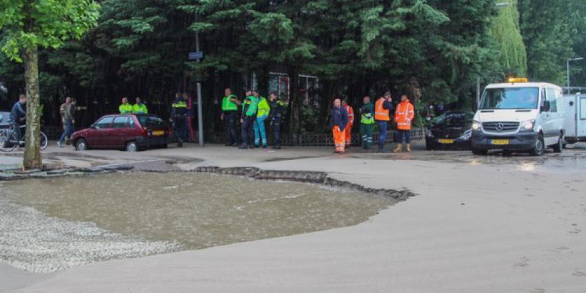 straten onder water, leidingbreuk, gaslekkage, rotterdam-overschie