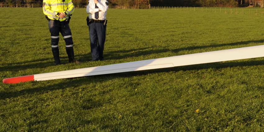 Zweefvliegtuig gecrasht in bossen Gelderse Malden