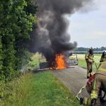 autobrand-vlammen-rook-brandweer