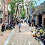 Bloemen op de plaats waar Peter is neergeschoten