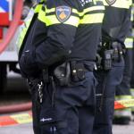 Agent valt over wapenstok door fout in politie-uniform