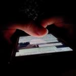 Politiemedewerker op non-actief na chatcontact met minderjarig meisje