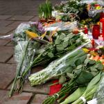 herdenking-bloemen-kaars