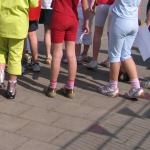 kinderen-sportdag-zon-schoolplein