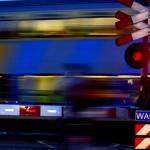 trein-overgang-donker-slagboom-licht