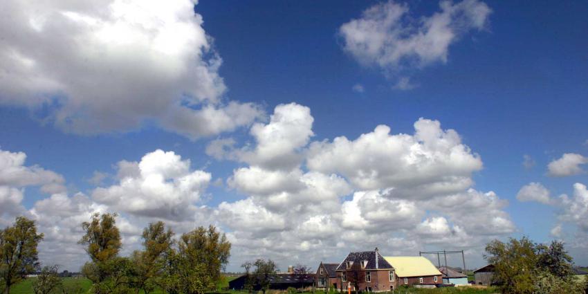 boerderij-zon-wolken