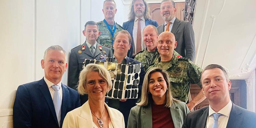 Defensie werkt met 5 partijen aan het voorstel.