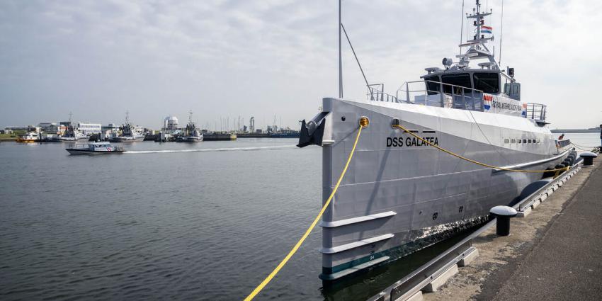 De DSS Galatea in de haven
