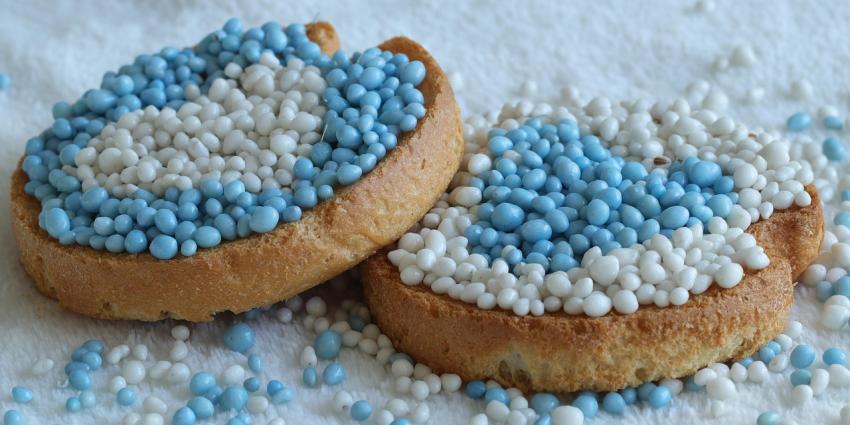 Beschuit met muisjes