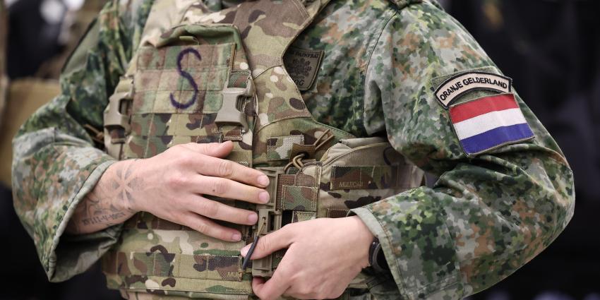 vrouwelijke militair