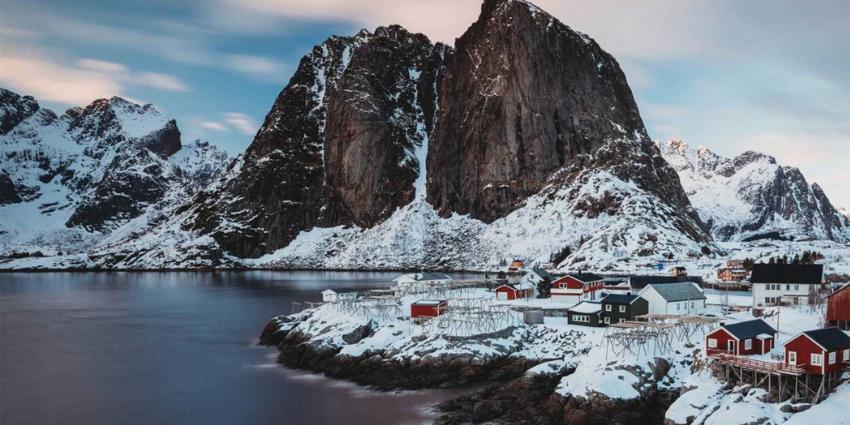 Groenland-bergen-sneeuw
