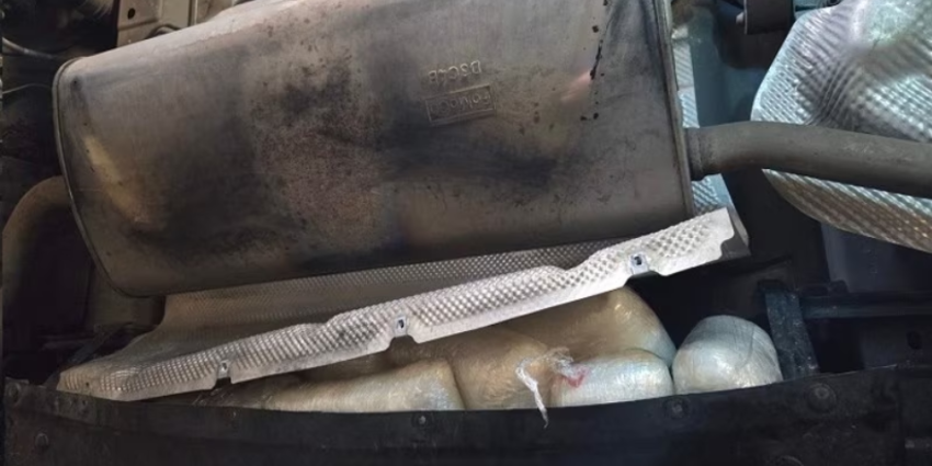 Drugs verstopt in bumper