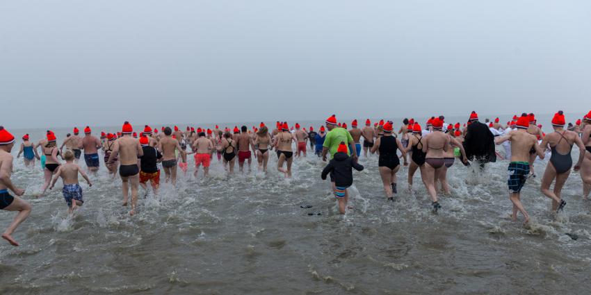 Nieuwjaarsduik Delfzijl