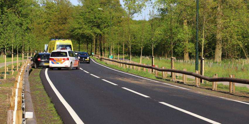 Auto gelanceerd door geleidenrail 