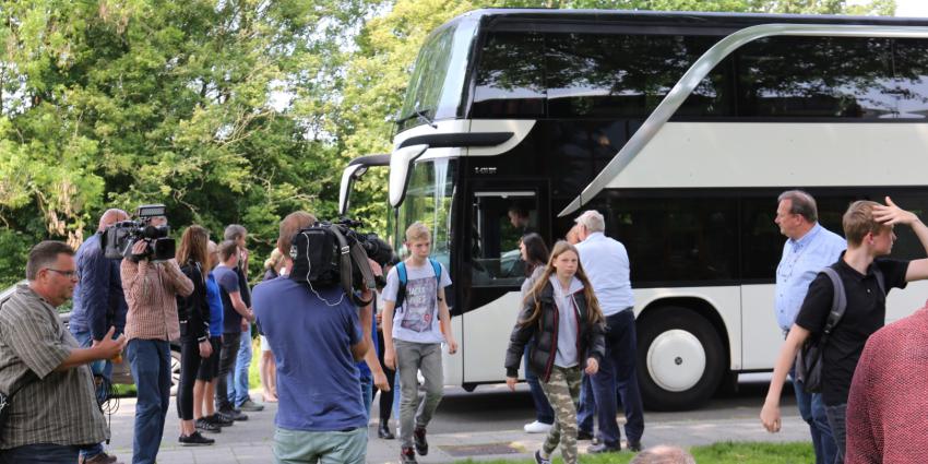 Foto van kinderen terug in Veendam na ongeval