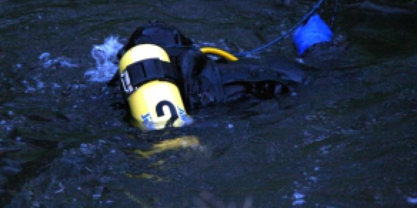 Dode bij auto te water in de Waal