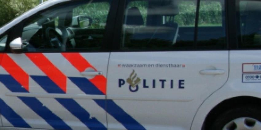 taxichauffeur, neergestoken, dader, vluchten 
