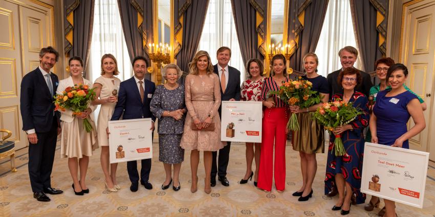 Uitreiking appeltjes van oranje 