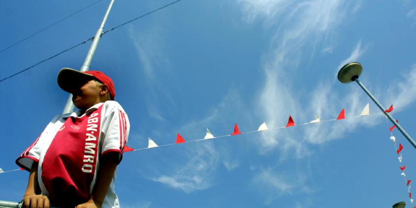 Kind met shirt Ajax | Archief EHF