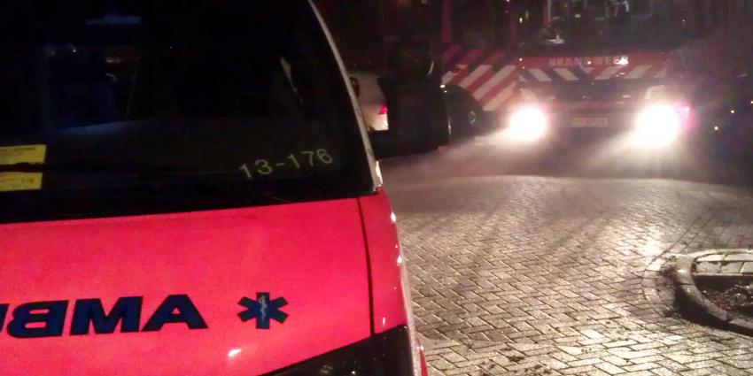 Brandweer redt bewoner bij woningbrand