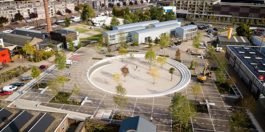 Ontmoeten en elektrisch laden midden in De Nieuwe Stad