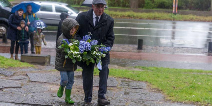 bloemlegging-joods-monument-groningen