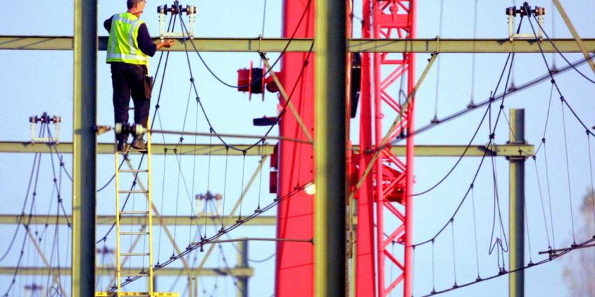 herstelwerkzaamheden-spoor-bovenleiding