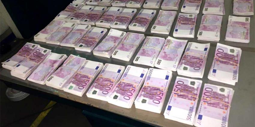 cash-geld-eurobiljetten 