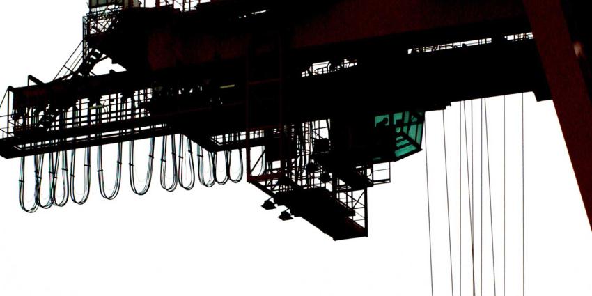 container-terminal-kraan