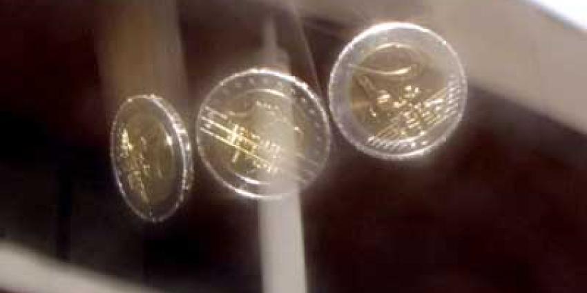 Foto van vallende euromunten | Archief EHF