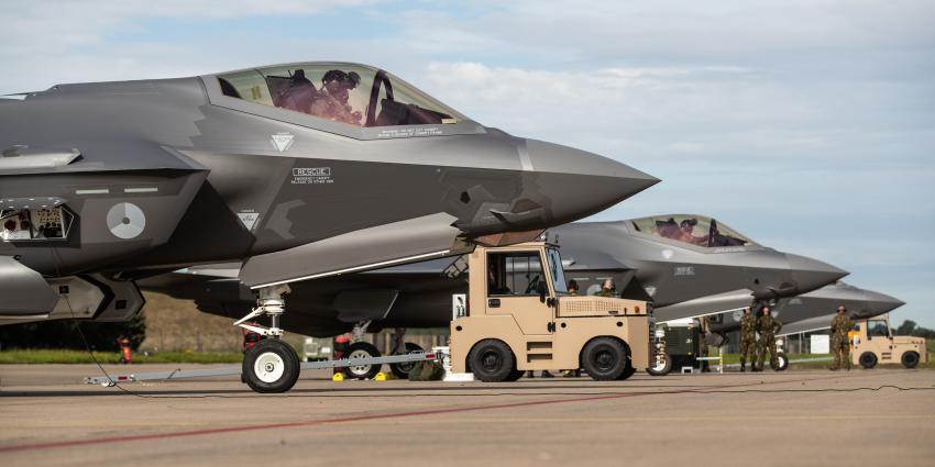 f-35-flightline