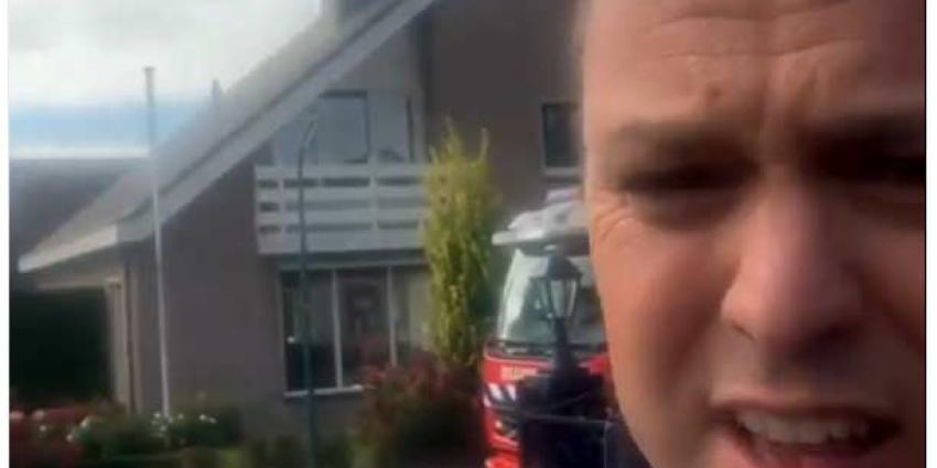 Frans Bouwer zet eigen huis in brand