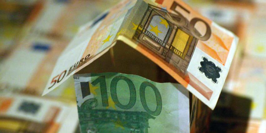 geld in vorm huis