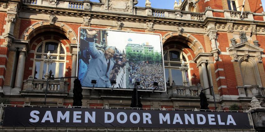 Foto van spandoek Mandela Stadsschouwburg A'dam | BON