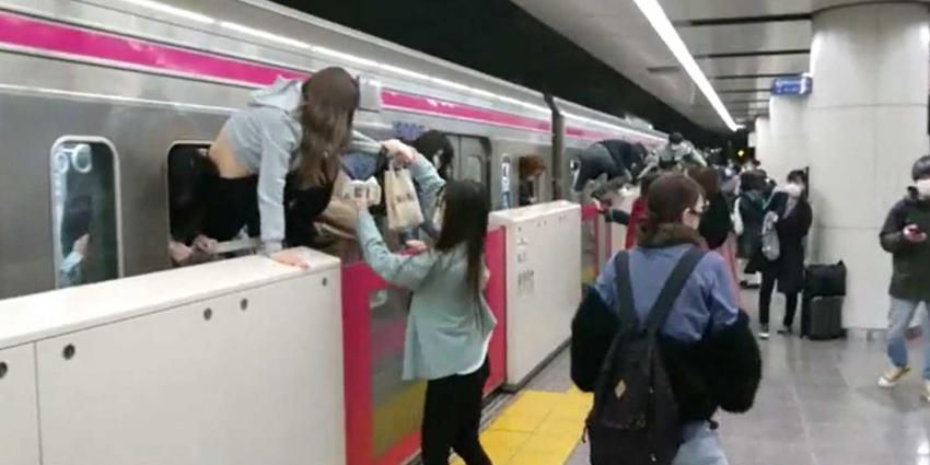 metro-tokio-steekpartij-brand