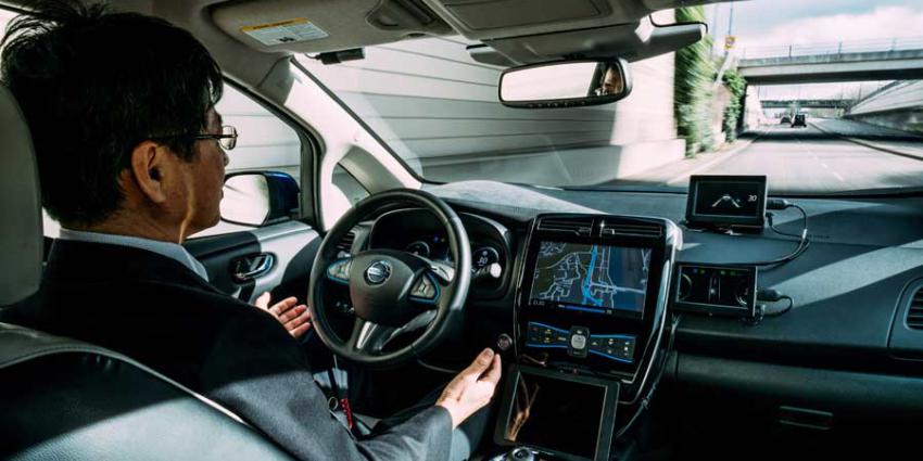 Raad start onderzoek van bestuurdersondersteunende systemen in auto’s